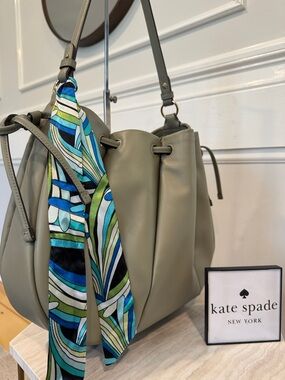 Kate Spade Pinch Smooth Leather Quiet Luxury Shoulder Bag in Oyster Shell Green